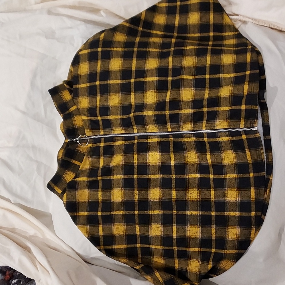 *Midnight Hour Black and Yellow Plaid Skater Skirt with Full Zipper Front  XS - Picture 2 of 9